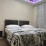 Apartament Komatas Modern In Bllok Area *