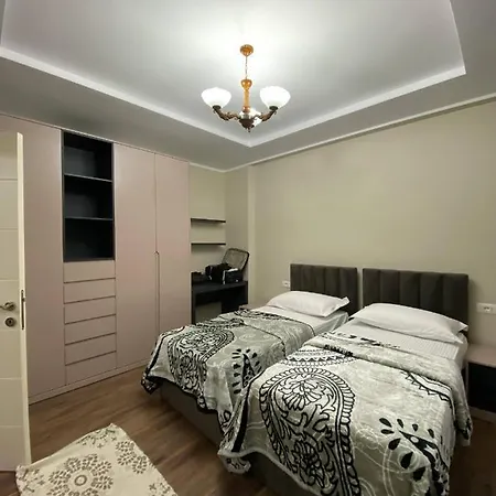 Komatas Modern In Bllok Area * 地拉那