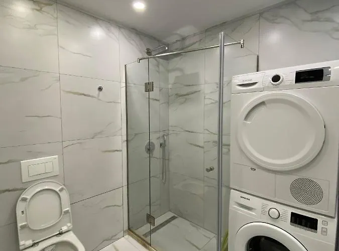 Komatas Modern In Bllok Area Tirana